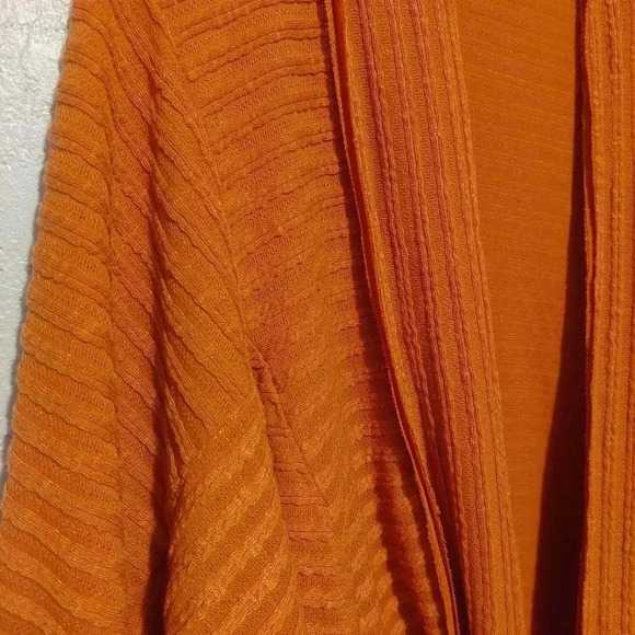 Umgee Front Tie Oversized Cardigan Rust Orange Size S/M - Picture 3 of 7